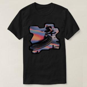 Camiseta Torno de Estilo Glitch Moderno – Design Colorido