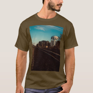 Camiseta Torre de Água Quente Dramática por Caminhos de Fer