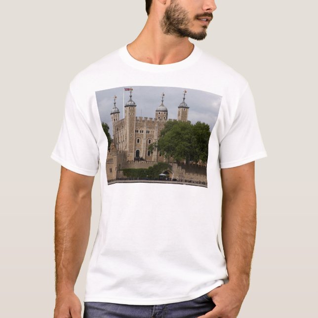 Camiseta Torre de Londres Inglaterra vista através do rio (Frente)