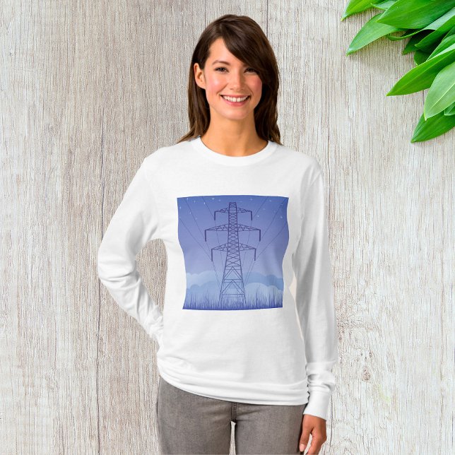 Camiseta Torre de transmissão de energia elétrica no céu no (Criador carregado)