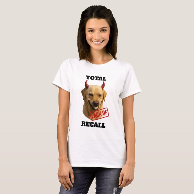 Camiseta 'TOTAL FALTA DE MEMÓRIA' do Labrador Amar (Frente Completa)
