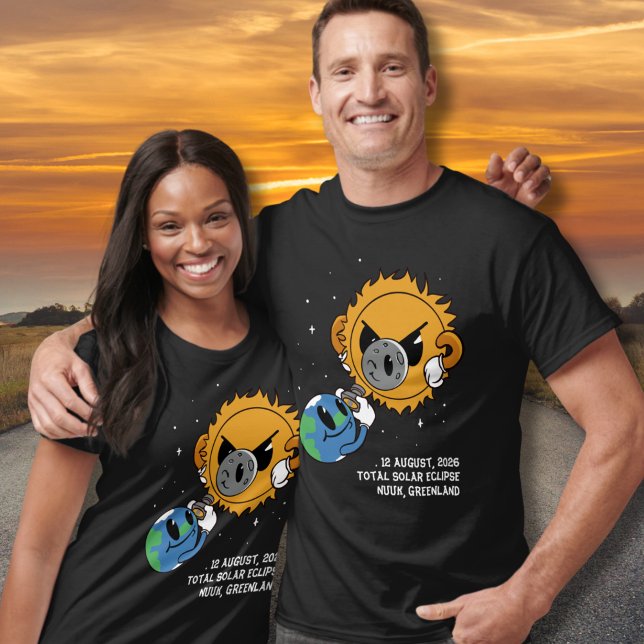 Camiseta Total Solar Eclipse 2026 Greenland Photobomb (Edit text as required via template, replace city to personalize.)