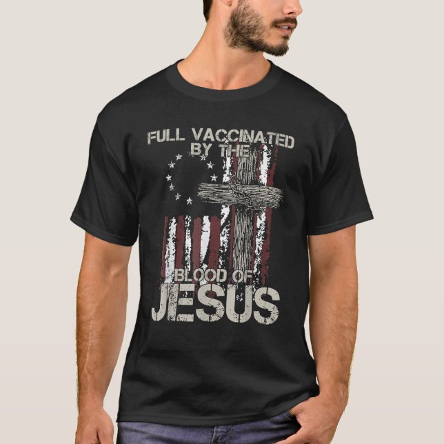 Camiseta Totalmente Vacinado Pelo Sangue De Jesus Engraçado (Frente)