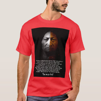 Camiseta Touro Sentado com Texto de Dois Lobos Longo