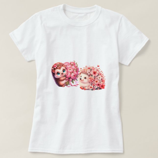 Camiseta  Tow cuteRomantic Floral Hedgehog Duo Illustration (Frente do Design)