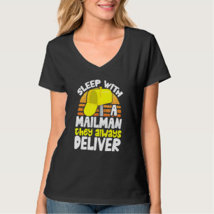 Camiseta Trabalhador Postal Dorme Com Um Carteiro Eles Semp
