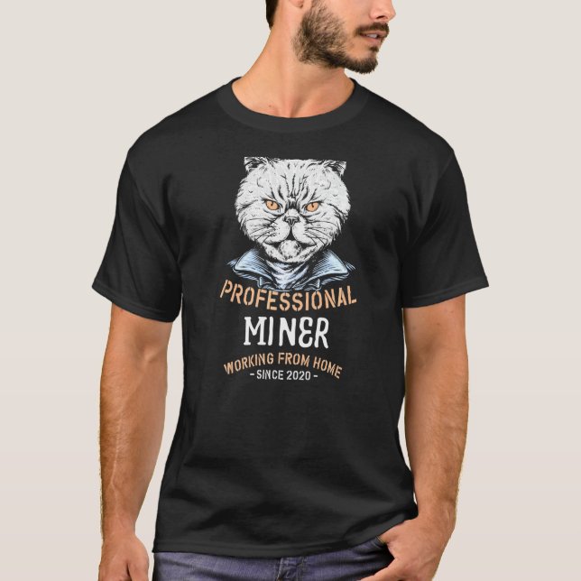 Camiseta Trabalhando em casa Mineiro Profissional de Minera (Frente)