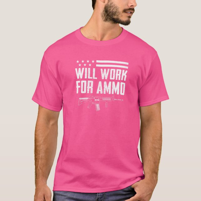 Camiseta Trabalhará Para O Amo Pro Guns Ar15 Rifle Owner Gu (Frente)