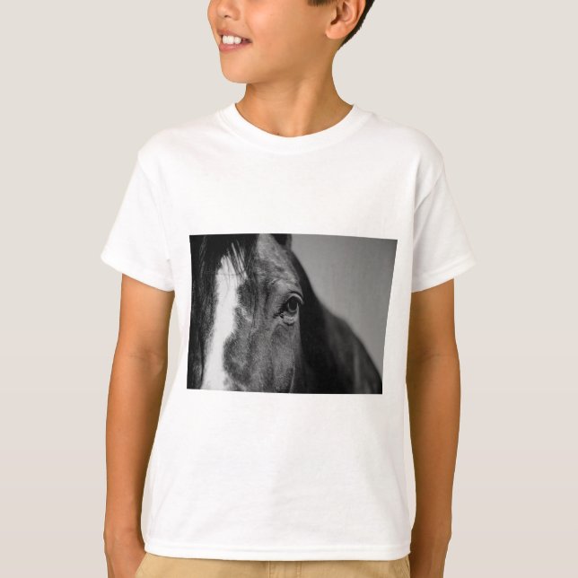 Camiseta Trabalho de arte de Olhos de Cavalo Branco Negro (Frente)