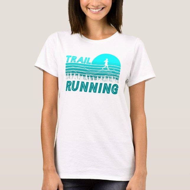 Camiseta Trail Running im blauen Sonnenuntergang mit Wald (Frente)