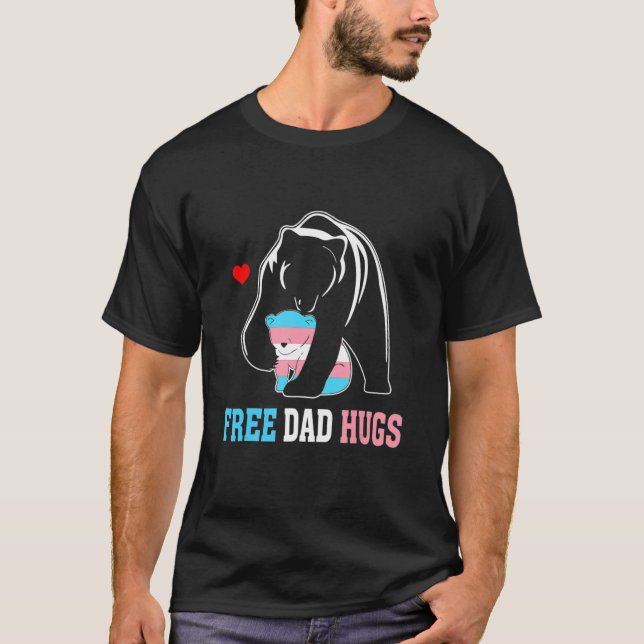 Camiseta Trans Papa Urso Livre Abraços Pai Arco-Íris Transg (Frente)