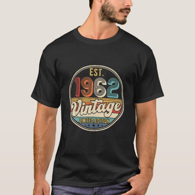 Camiseta Transformando 60 Decorações De Aniversário Homens  (Frente)