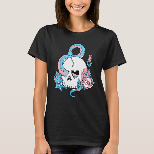 Camiseta Transgender Pride Trans Flag Skull Snakes Roses Su (Frente)