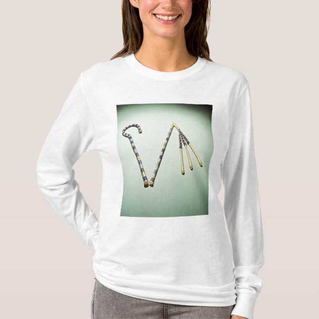 Camiseta Trapaceiro e flail, do túmulo de Tutankhamun (Frente)