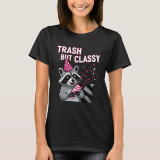 Camiseta Trash But Classy – Party Raccoon Holiday Edition