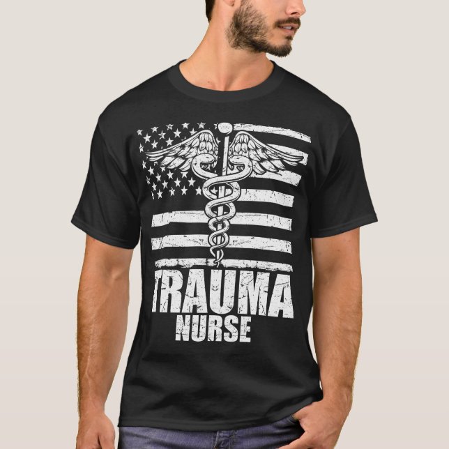 Camiseta Trauma Enfermeira Americana Bandeira (Frente)
