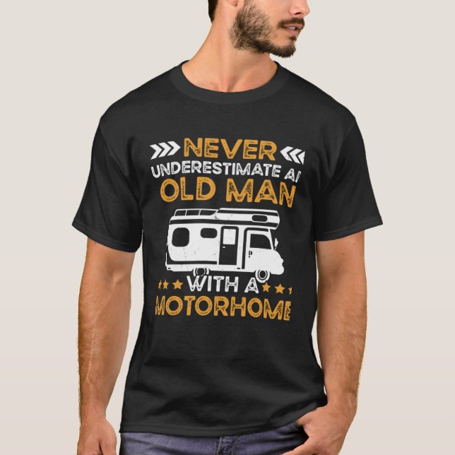Camiseta Travel Camper Old Man With A Motorhome Camping (Frente)