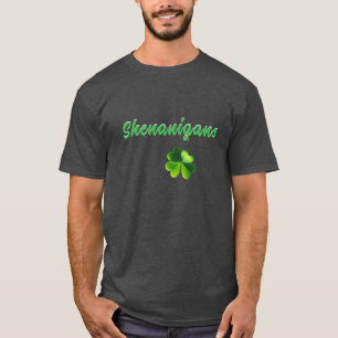 Camiseta Travessuras e Trevo de Quatro Folhas