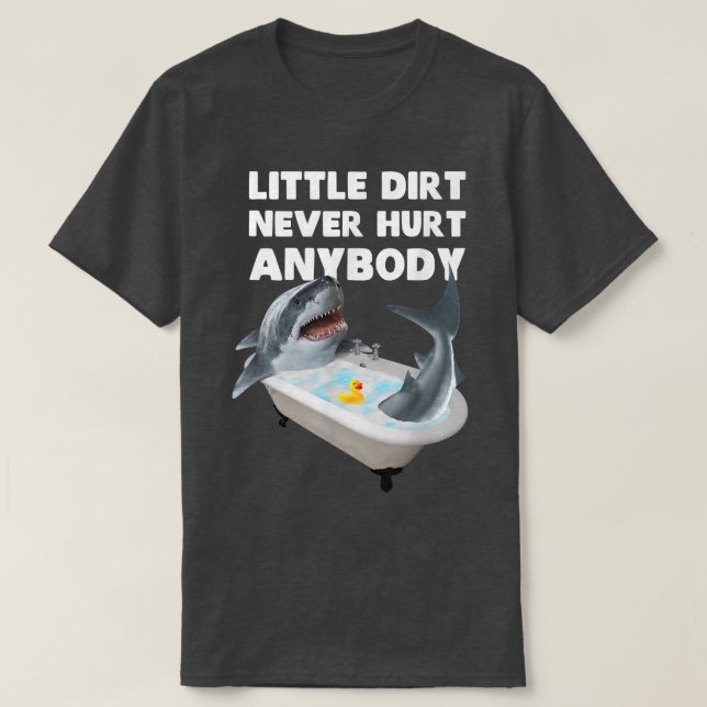 Camiseta Trendy Graphic Shark Bath Little Dirt Nunca Machuq (Frente do Design)