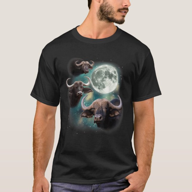 Camiseta Três Búfalos de Água Lua 3 Búfalos Selvagens Uivan (Frente)