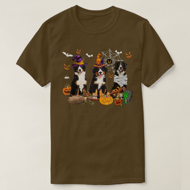 Camiseta Três Cães de Montanha Berneses Bomba Múmia Bruxa A (Frente do Design)
