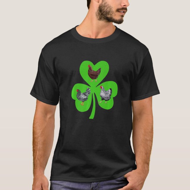 Camiseta Três Chicken Shamrock Dia de São Patrício Irlandês (Frente)