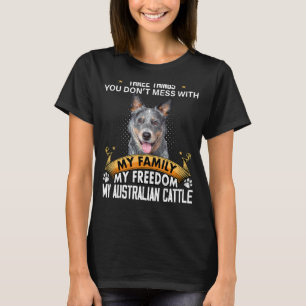 Camiseta Três Coisas que Você Não Brinca com Gado Australia