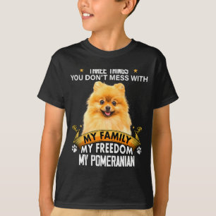 Camiseta Três Coisas Que Você Não Brinca Com o Cão Meranian