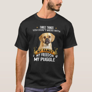 Camiseta Três Coisas Que Você Não Brinca Com Puggle Dog