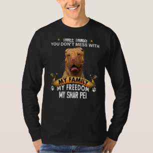 Camiseta Três coisas que você não desmente com o cão Shar P