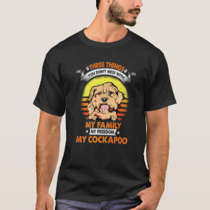 Camiseta Três Coisas Que Você Não Mole Com Minha Família E 