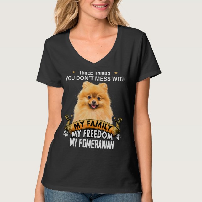 Camiseta Três coisas que você não perde com o cachorro da P (Frente)