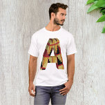 Camiseta Três Dimensões - Letra A<br><div class="desc">Apresentando nossa T-Shirt tridimensional "A" masculino - uma obra de declaração à frente que combina estilo e sofisticação com um toque de talento contemporâneo. O gráfico meticulosamente trabalhado mostra a letra "A" em um design tridimensional impressionante, fazer-a pop do tecido para um efeito chamativo. Feita com algodão respirável de alta...</div>