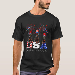 Camiseta Três EUA Dobermans Dog Vestindo Hat American Flag