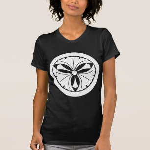 Camiseta Três folhas de ginkgo com espadas em círculo