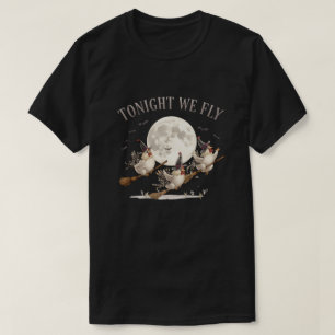 Camiseta Três Galinhas Bruxas Voando em Frente à Lua