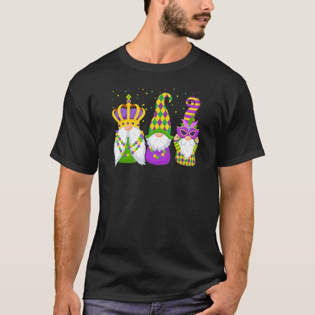 Camiseta Três Gnomos Mardi Gras Segurando Mask Love Mardi G (Frente)