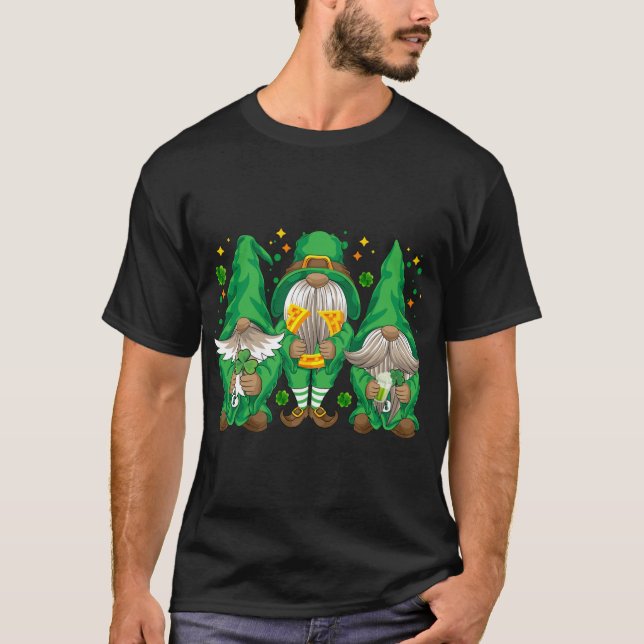 Camiseta Três Lucky Gnome Shamrock Beer Santo Pat (Frente)