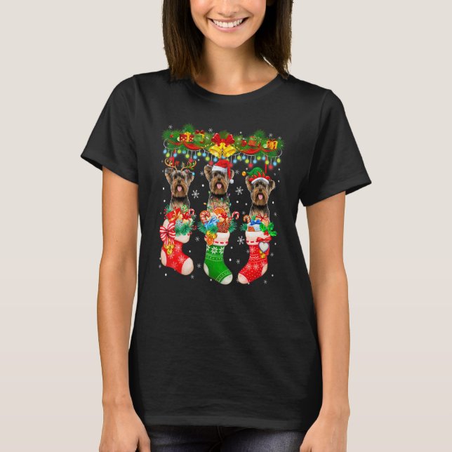 Camiseta Três Papais noeis Reindeer Elf Yorkshire Terriers  (Frente)