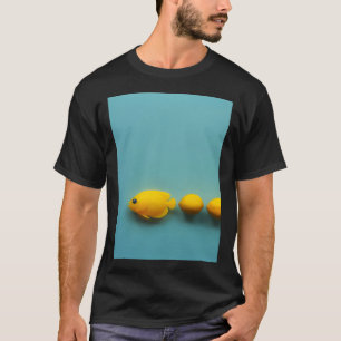 Camiseta Três peixes anjos amarelos nadando para a esquerda