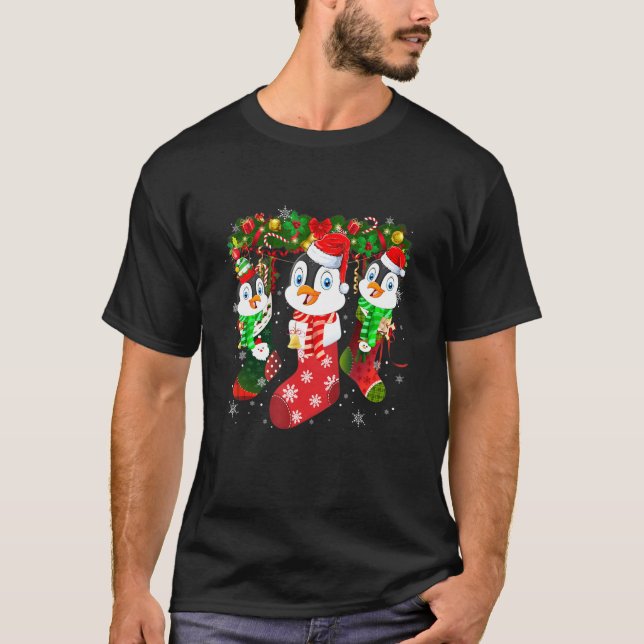 Camiseta Três Pinguins Em Sock Christmas Cute Santa Hat (Frente)