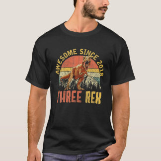 Camiseta Três Rex aniversário de 3 anos Segundo Dinossauro 
