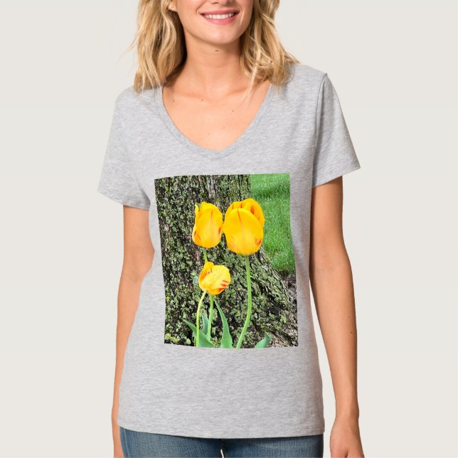Camiseta Três Tulipas Amarelas / (Frente)