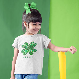 Camiseta Trevo St Patrick verde dos corações customizáve