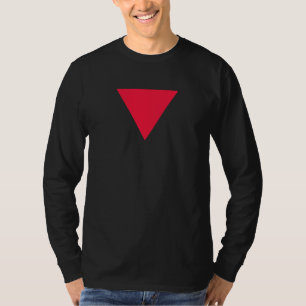 Camiseta triângulo vermelho invertido