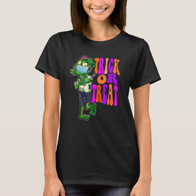 Camiseta Trick Or Treat  Cute Halloween Zombie With Mask (Frente)