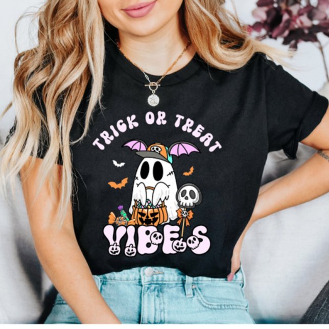 Camiseta Trick ou Tratar as Vibes Retro Ghost & Candy Hallo (Criador carregado)