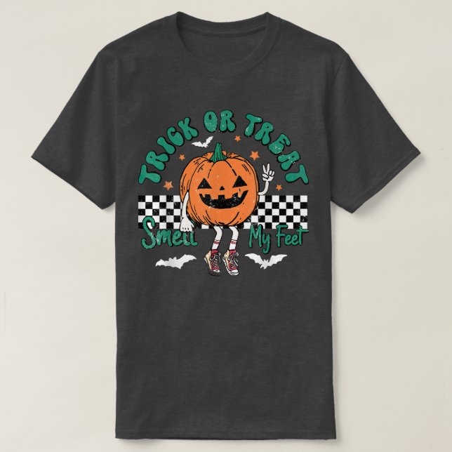 Camiseta Trick Ou Tratar Cheira Meu Feet Cute Pumpkin Hallo (Frente do Design)