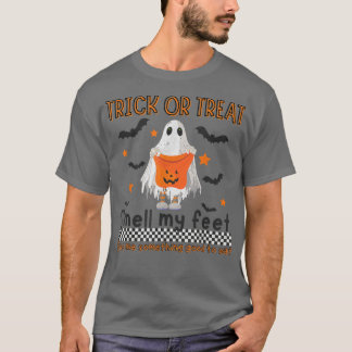 Camiseta Trick Ou Tratar Cheira Meus Pés Loucos Vibes Feliz