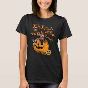 Camiseta Trick Ou Trate Pessoas Com Bondade No Dia das Brux